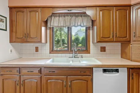 6041 Sumter Place N New Hope MN 55428