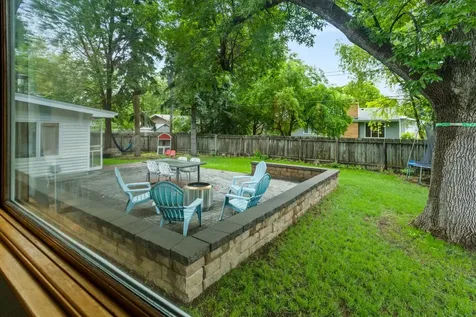 2509 Elm Street N Fargo ND 58102