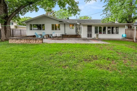2509 Elm Street N Fargo ND 58102