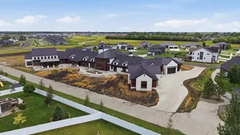 6025 Prairie Grove Court S Fargo ND 58104