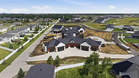 6025 Prairie Grove Court S Fargo ND 58104