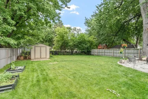 1124 Rhode Island Avenue N Golden Valley MN 55427
