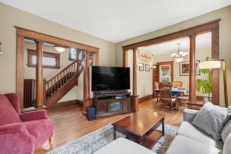 998 Minnehaha Avenue W Saint Paul MN 55104