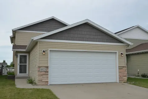 4823 50th Avenue S Fargo ND 58104