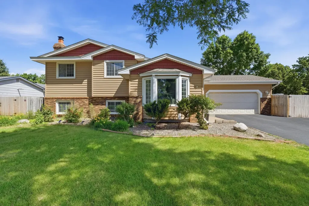 1725 129th Lane NW Coon Rapids MN 55448