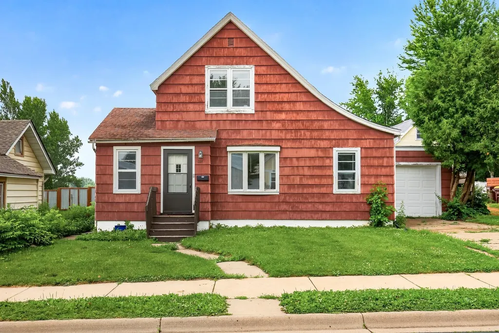 207 1st Street SW New Prague MN 56071