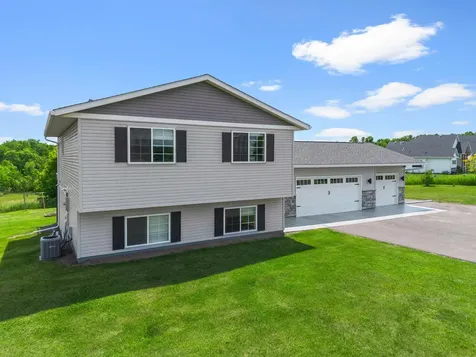 48089 Autumn Court Stanchfield MN 55080