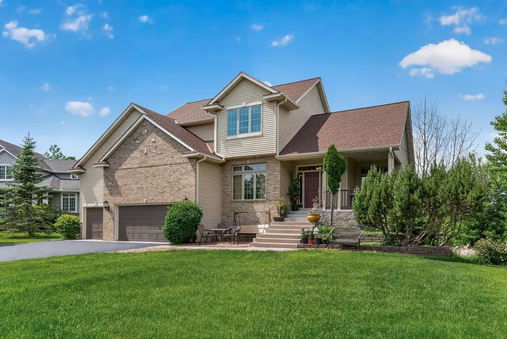 1511 Oakview Court Hugo MN 55038