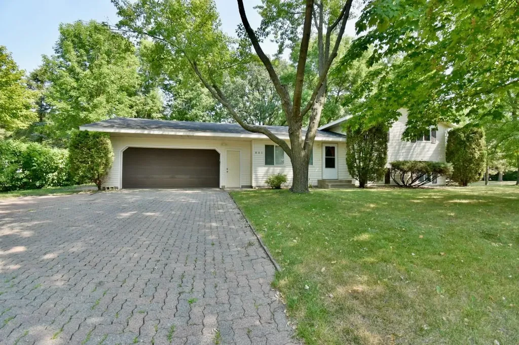 801 Maywood Drive Saint Cloud MN 56303