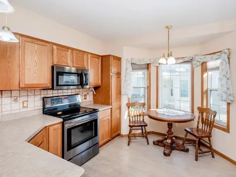 2144 Albemarle Court N Roseville MN 55113