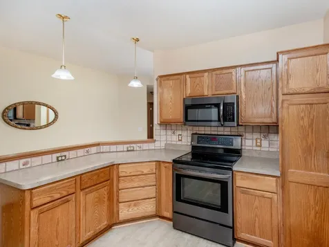 2144 Albemarle Court N Roseville MN 55113