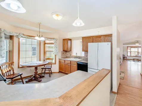 2144 Albemarle Court N Roseville MN 55113
