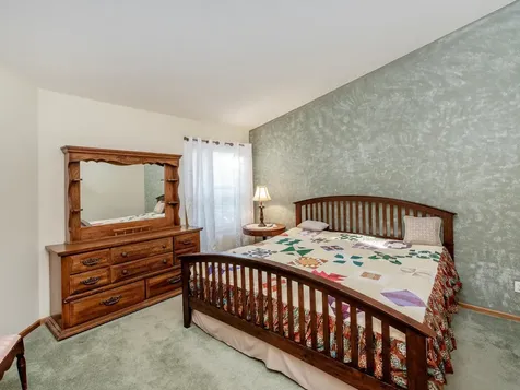 2144 Albemarle Court N Roseville MN 55113