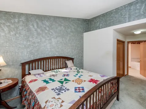 2144 Albemarle Court N Roseville MN 55113