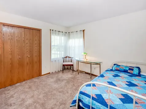 2144 Albemarle Court N Roseville MN 55113