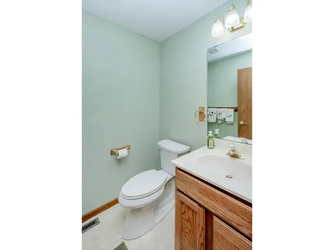 2144 Albemarle Court N Roseville MN 55113