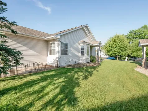 2144 Albemarle Court N Roseville MN 55113