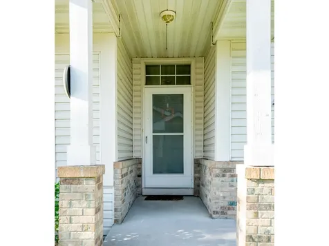 2144 Albemarle Court N Roseville MN 55113