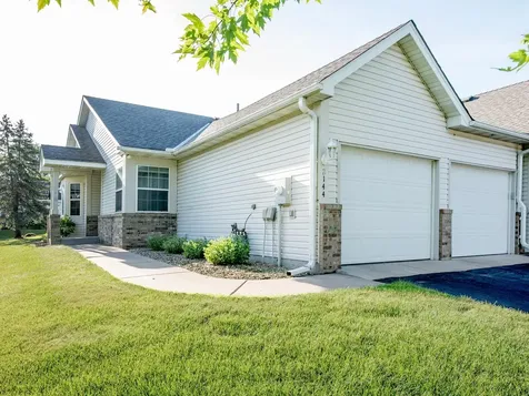 2144 Albemarle Court N Roseville MN 55113