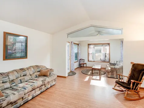 2144 Albemarle Court N Roseville MN 55113
