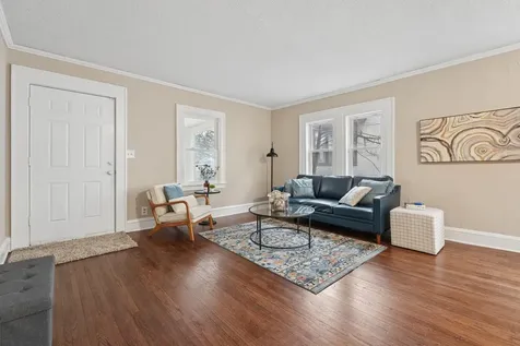 2811 Dupont Avenue N Minneapolis MN 55411
