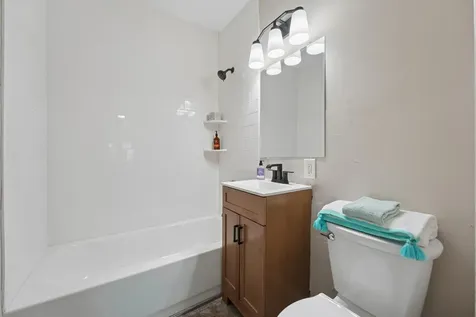 2811 Dupont Avenue N Minneapolis MN 55411