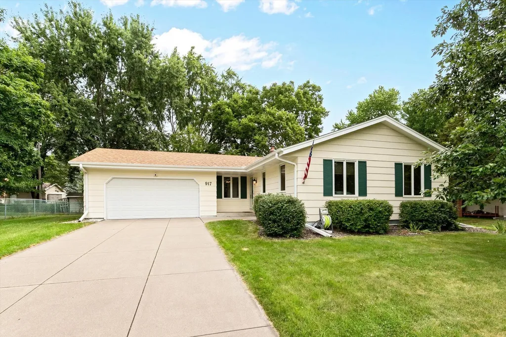 917 Arbogast Street Shoreview MN 55126