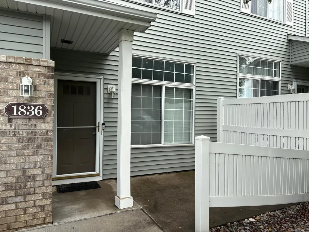 1836 Mockingbird Avenue Shakopee MN 55379