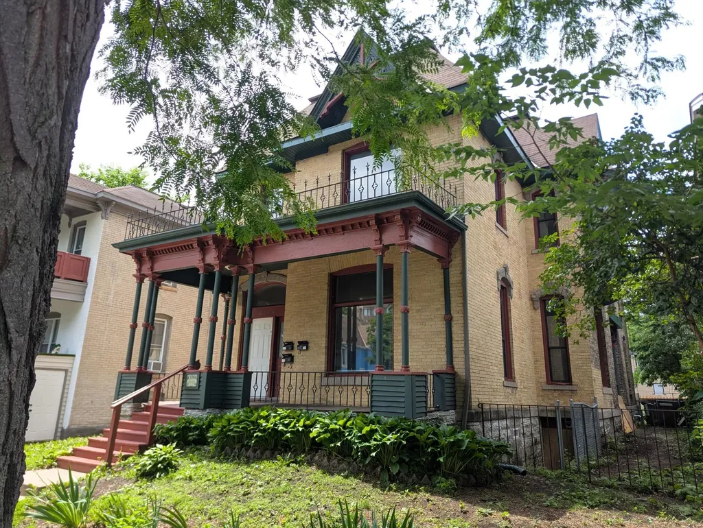 2106 Elliot Avenue Minneapolis MN 55404