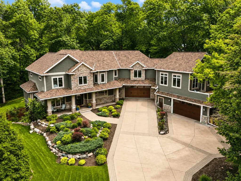14708 Woodhaven Road Minnetonka MN 55345