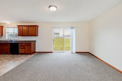 4276 Estate Drive S Fargo ND 58104