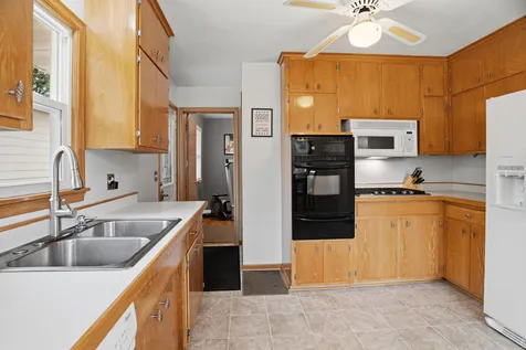 6738 Knoll Street N Golden Valley MN 55427
