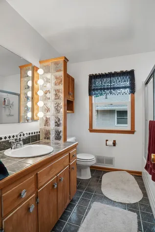 6738 Knoll Street N Golden Valley MN 55427