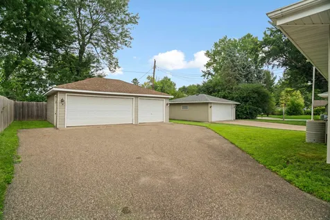 6738 Knoll Street N Golden Valley MN 55427
