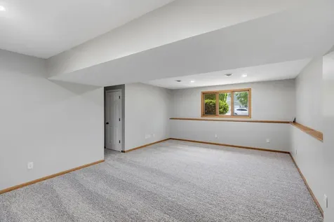 5809 126th Street W Apple Valley MN 55124