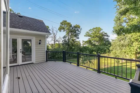 50 Sunny Side Lane Sunfish Lake MN 55118