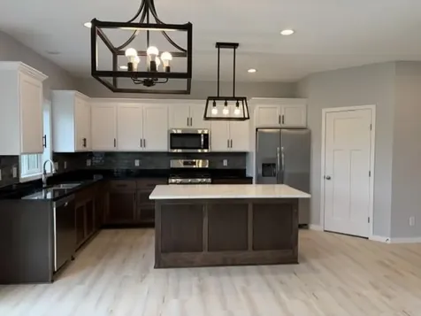 987 45th Avenue NE Saint Cloud MN 56304