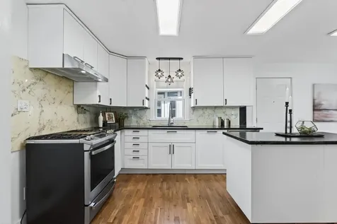 2114 Queen Avenue N Minneapolis MN 55411