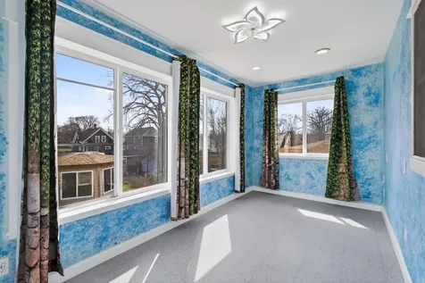 2114 Queen Avenue N Minneapolis MN 55411