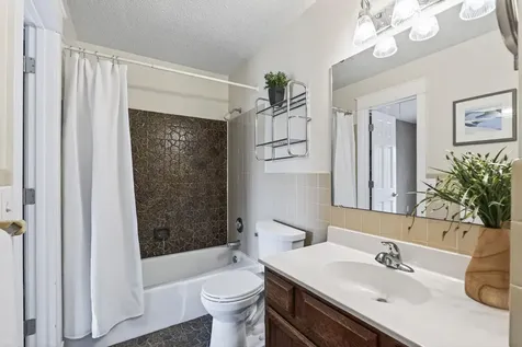 2114 Queen Avenue N Minneapolis MN 55411