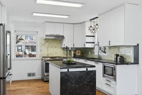 2114 Queen Avenue N Minneapolis MN 55411