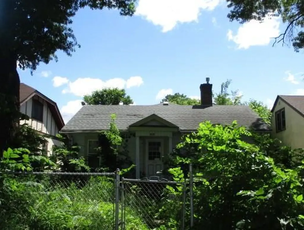 2650 James Avenue N Minneapolis MN 55411