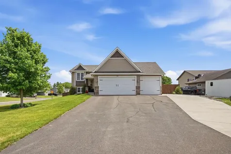 1632 Jefferson Street S Cambridge MN 55008