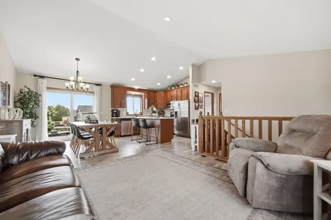 1632 Jefferson Street S Cambridge MN 55008