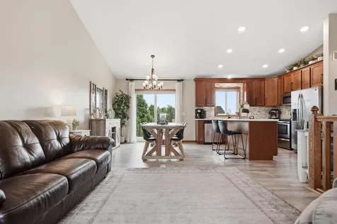 1632 Jefferson Street S Cambridge MN 55008