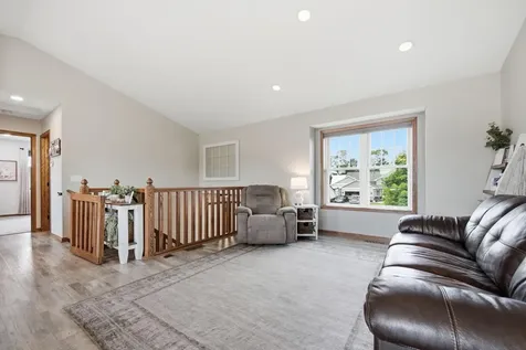 1632 Jefferson Street S Cambridge MN 55008