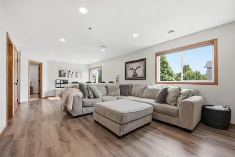 1632 Jefferson Street S Cambridge MN 55008