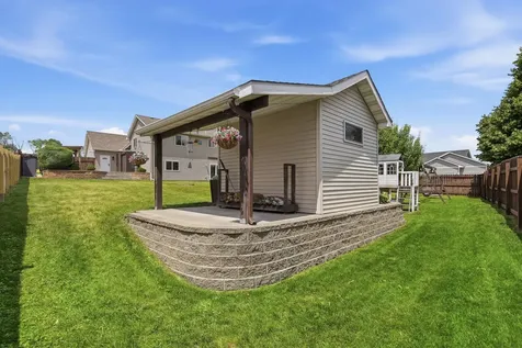 1632 Jefferson Street S Cambridge MN 55008