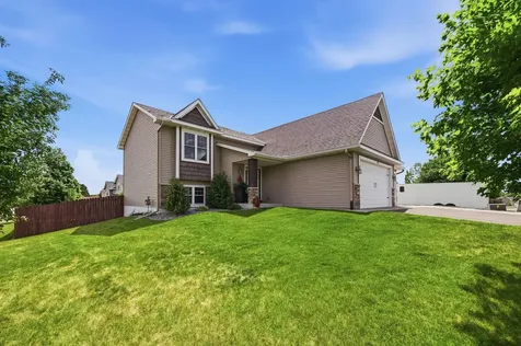 1632 Jefferson Street S Cambridge MN 55008