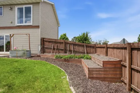 1632 Jefferson Street S Cambridge MN 55008